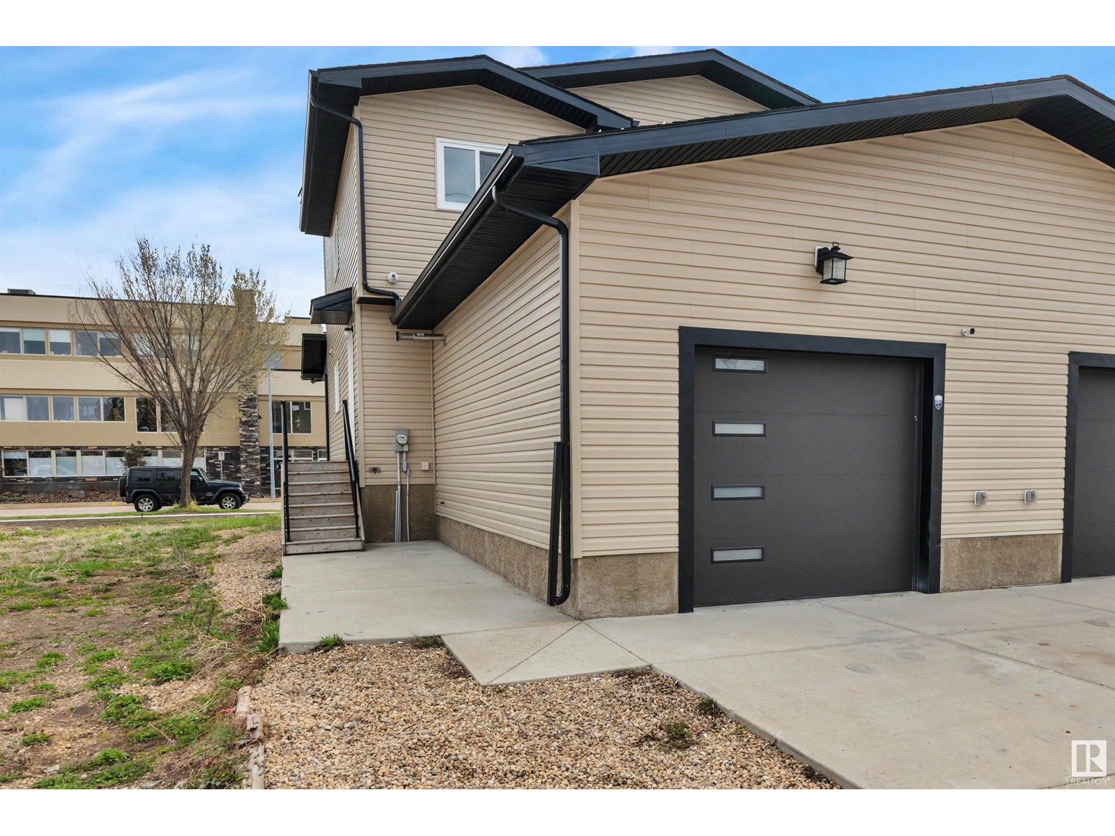 Photo 36 of 5006 5008 48 Av, Leduc AB