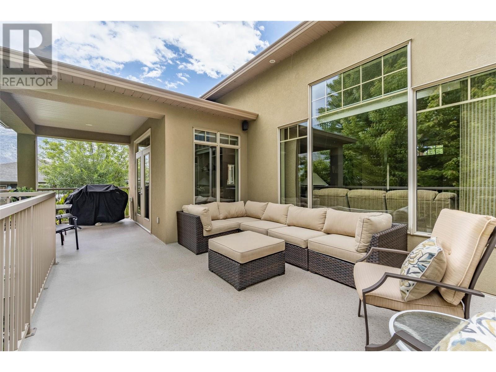 2 6833 Meadows Drive, Oliver