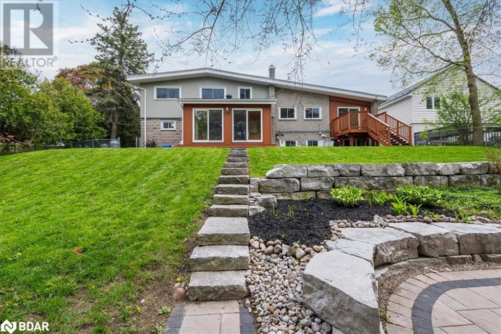 Photo 25 of 46 Eugenia Street, Barrie ON