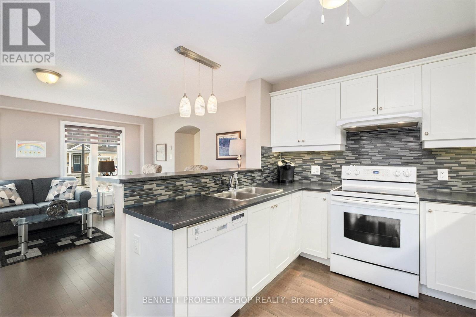 Photo 10 of 201 Cayman Road, Ottawa ON