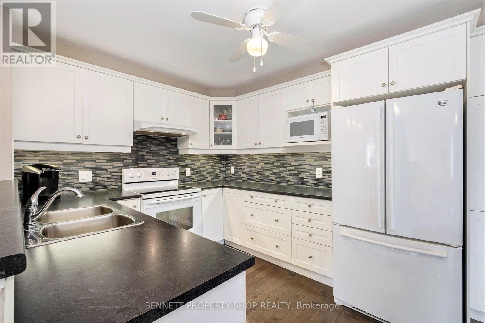 Photo 9 of 201 Cayman Road, Ottawa ON