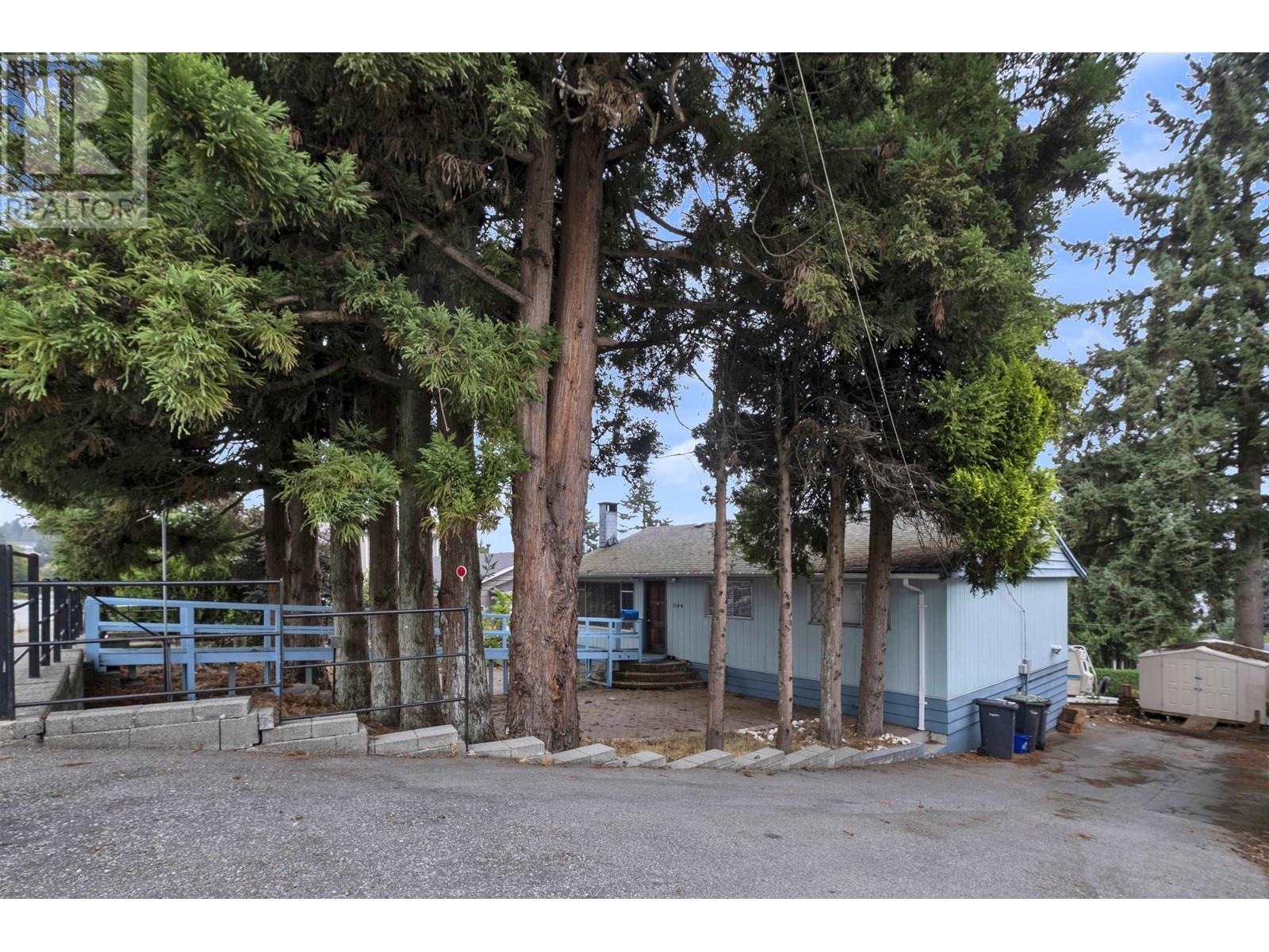 Photo 4 of 1144 Rochester Avenue, Coquitlam BC