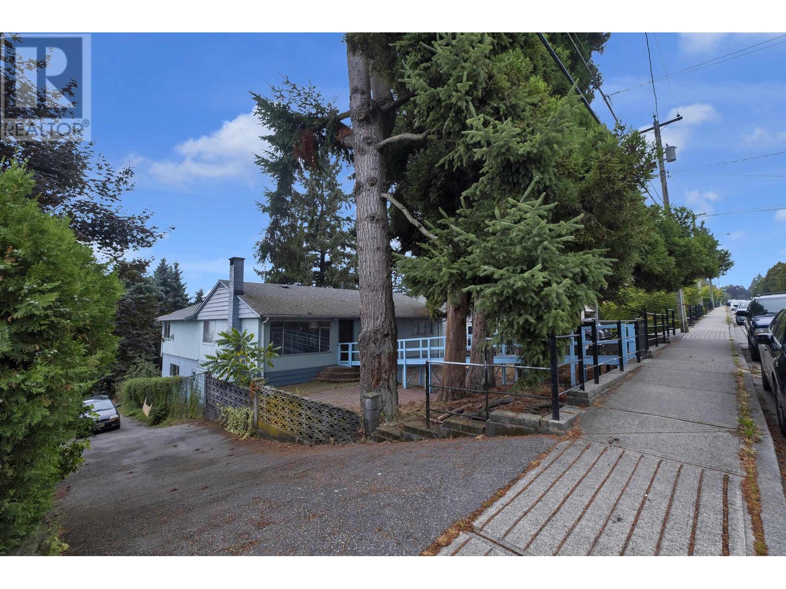 Photo 7 of 1144 Rochester Avenue, Coquitlam BC