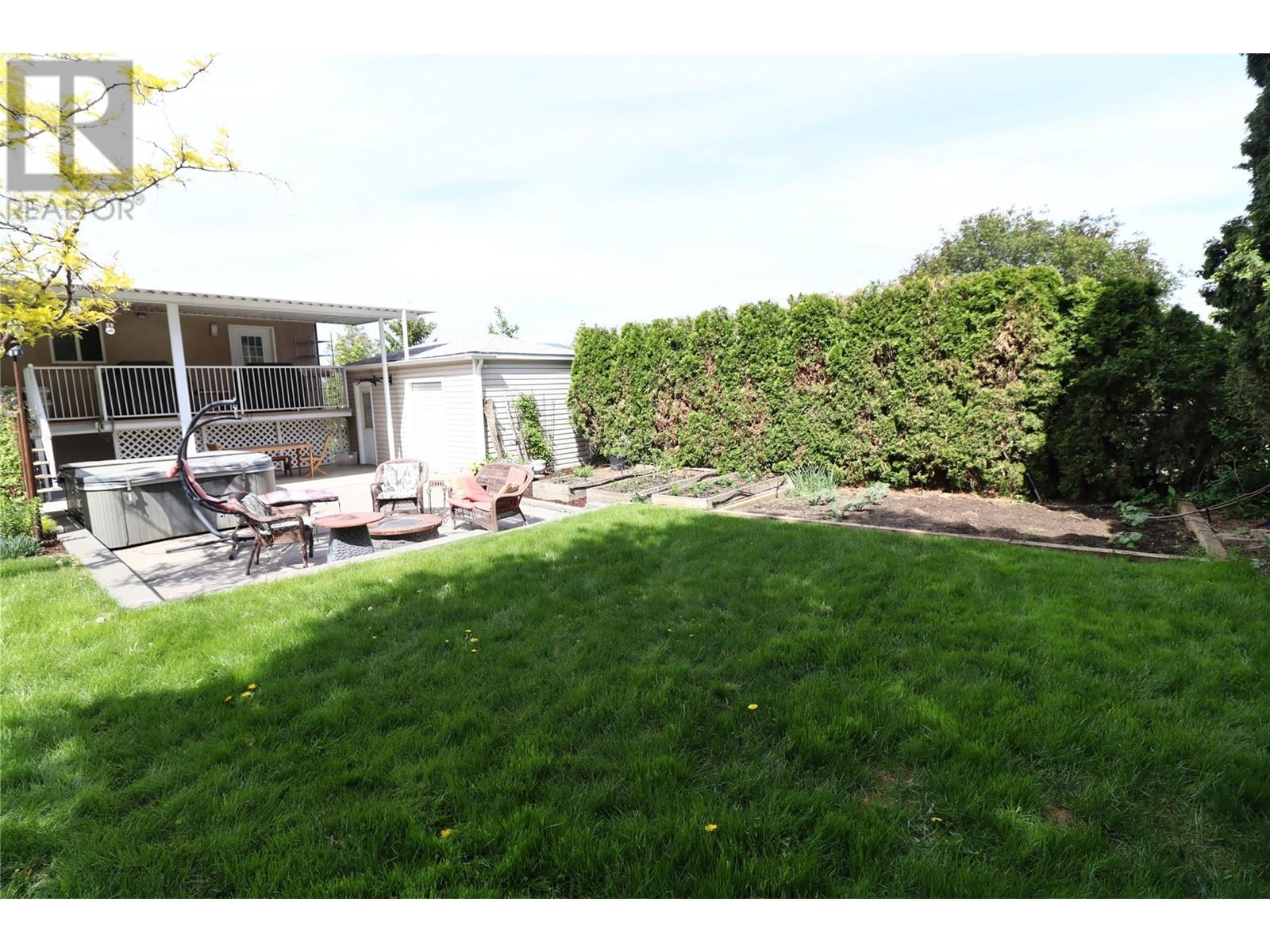 Photo 15 of 425 Pemberton Terrace, Kamloops BC