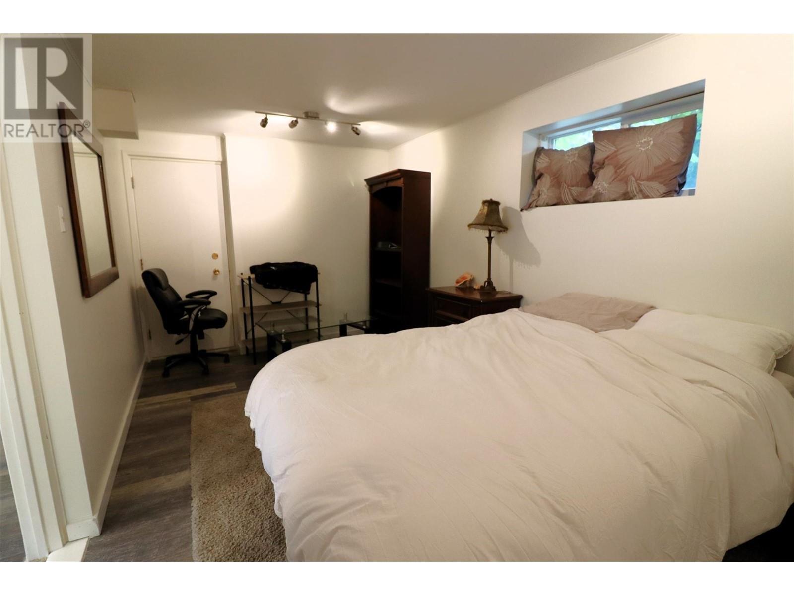 Photo 4 of 425 Pemberton Terrace, Kamloops BC