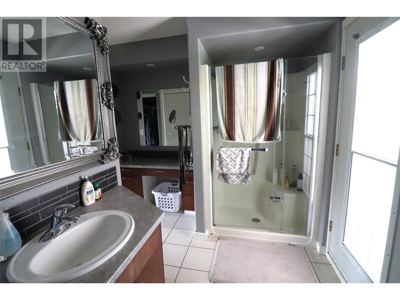 Photo 2 of 425 Pemberton Terrace, Kamloops BC