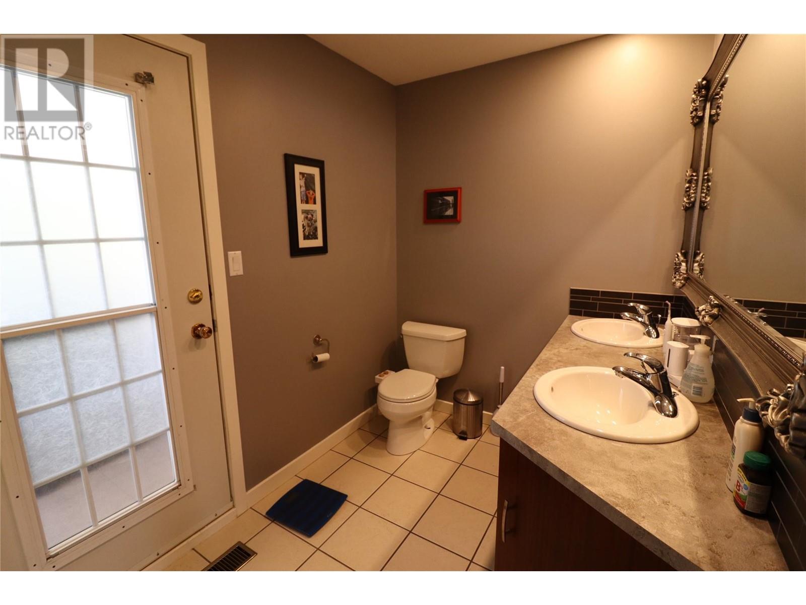 Photo 12 of 425 Pemberton Terrace, Kamloops BC