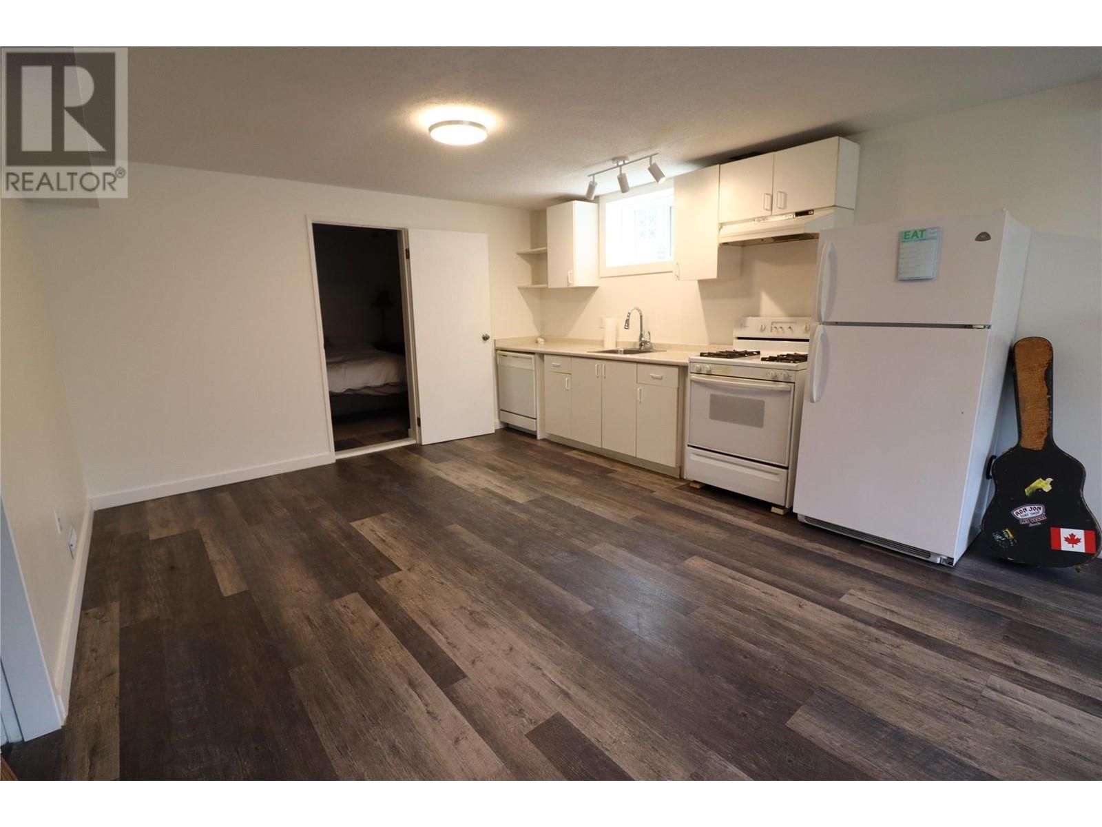 Photo 11 of 425 Pemberton Terrace, Kamloops BC