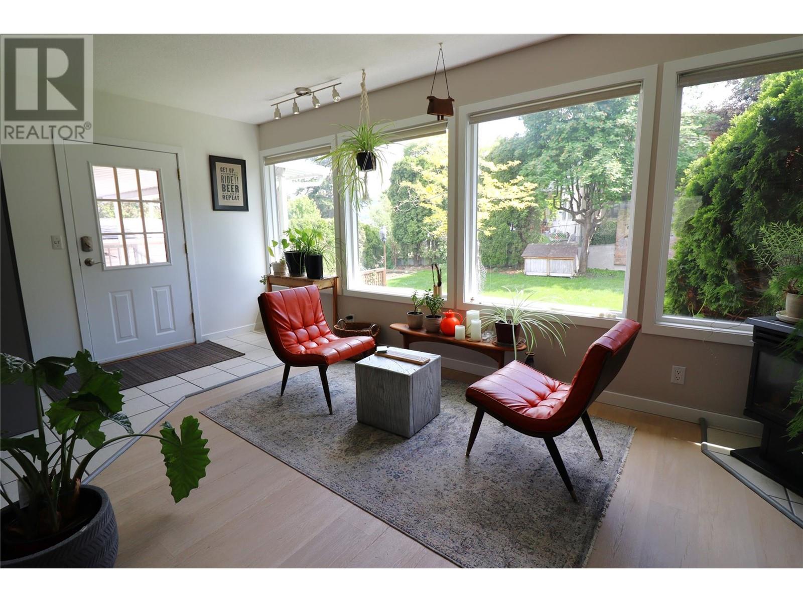 Photo 7 of 425 Pemberton Terrace, Kamloops BC
