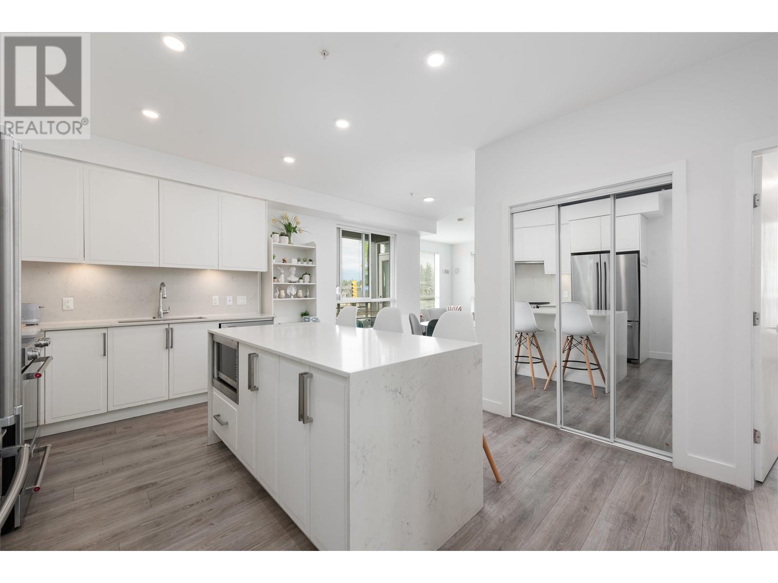 313 700 CLARKE ROAD, Coquitlam