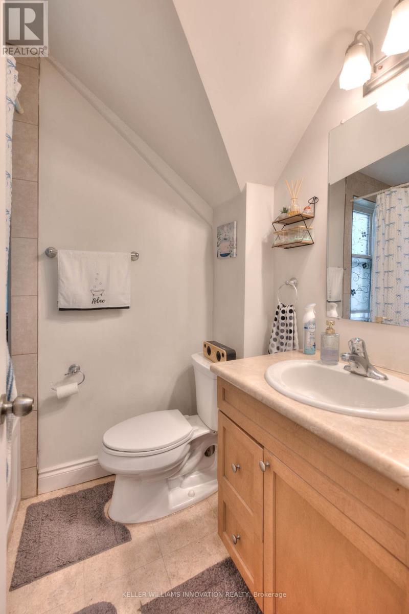 Photo 2 of 270 Water Street N, Cambridge ON