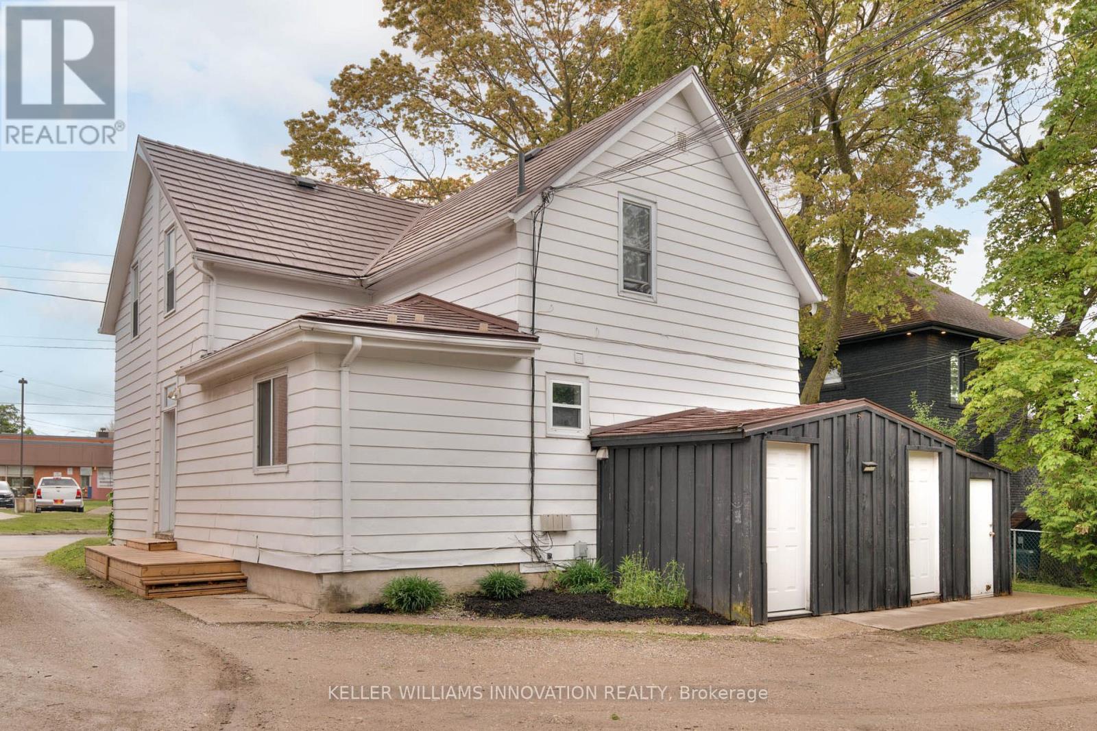 Photo 7 of 270 Water Street N, Cambridge ON