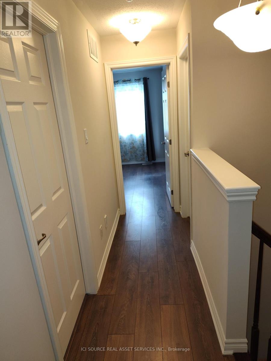 Photo 3 of 202 Conifer Creek Circle, Ottawa ON