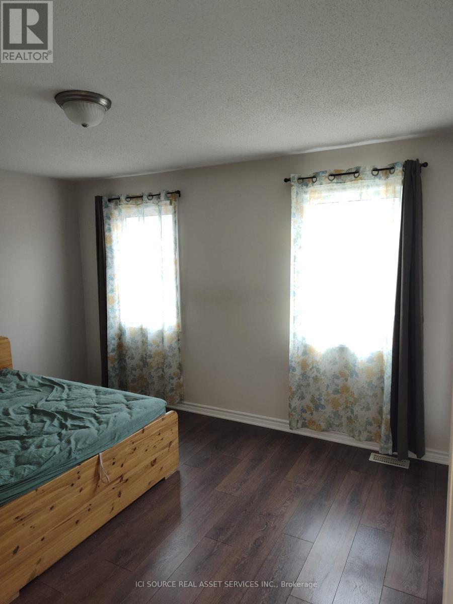 Photo 4 of 202 Conifer Creek Circle, Ottawa ON