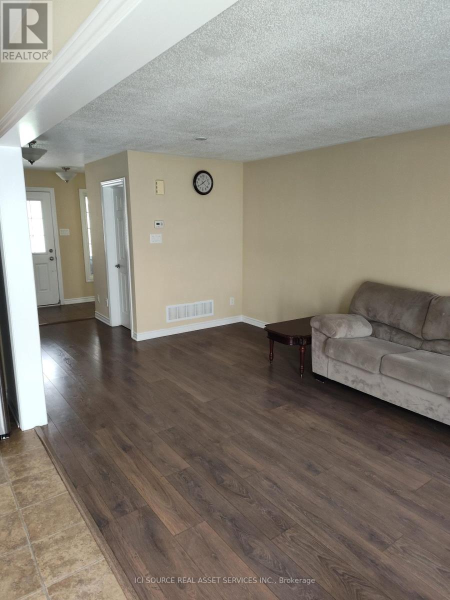 Photo 14 of 202 Conifer Creek Circle, Ottawa ON