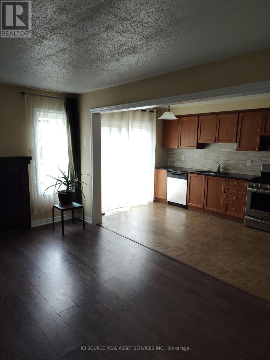 Photo 16 of 202 Conifer Creek Circle, Ottawa ON