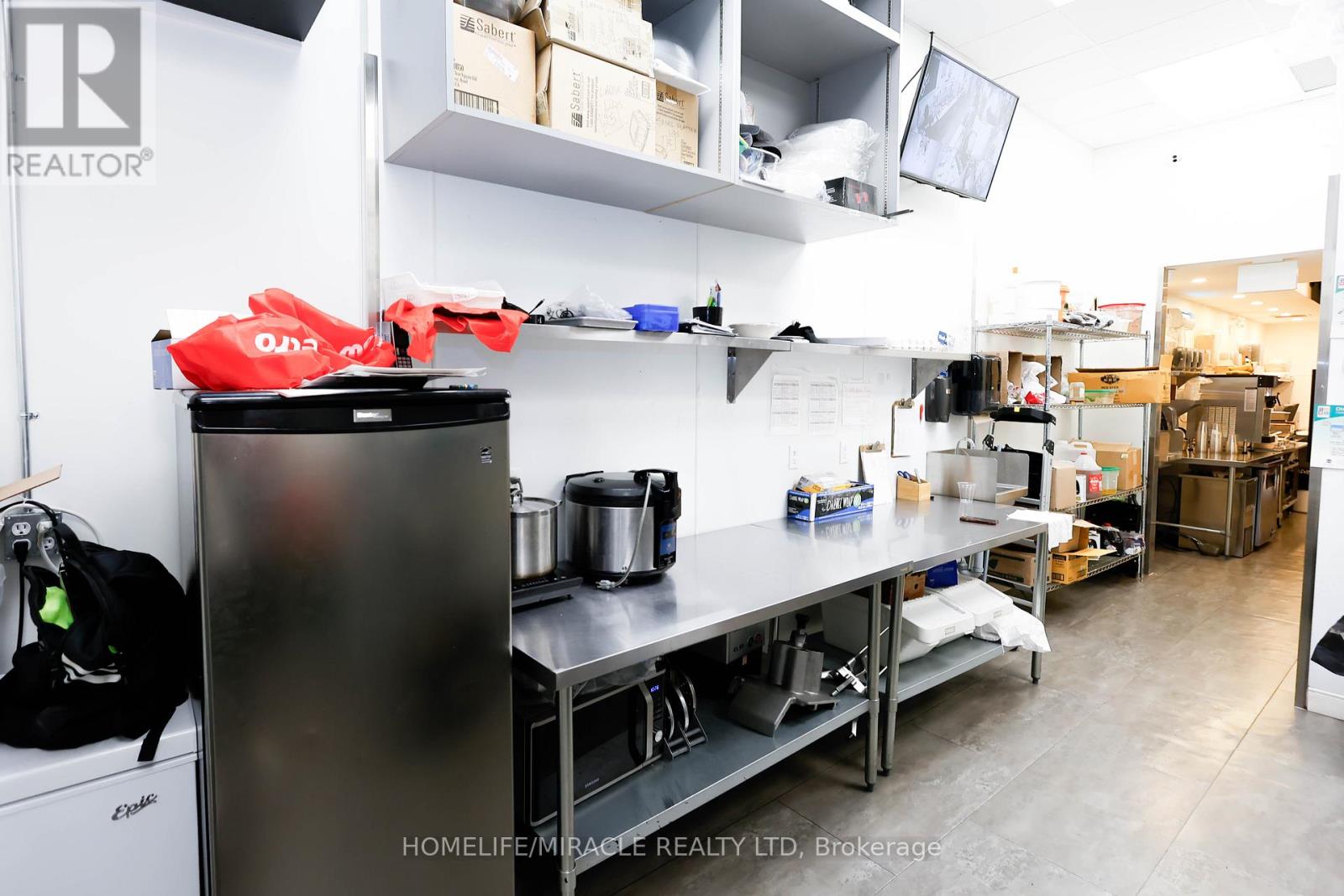 Photo 13 of B 9 1374 South Service Road, Hamilton ON