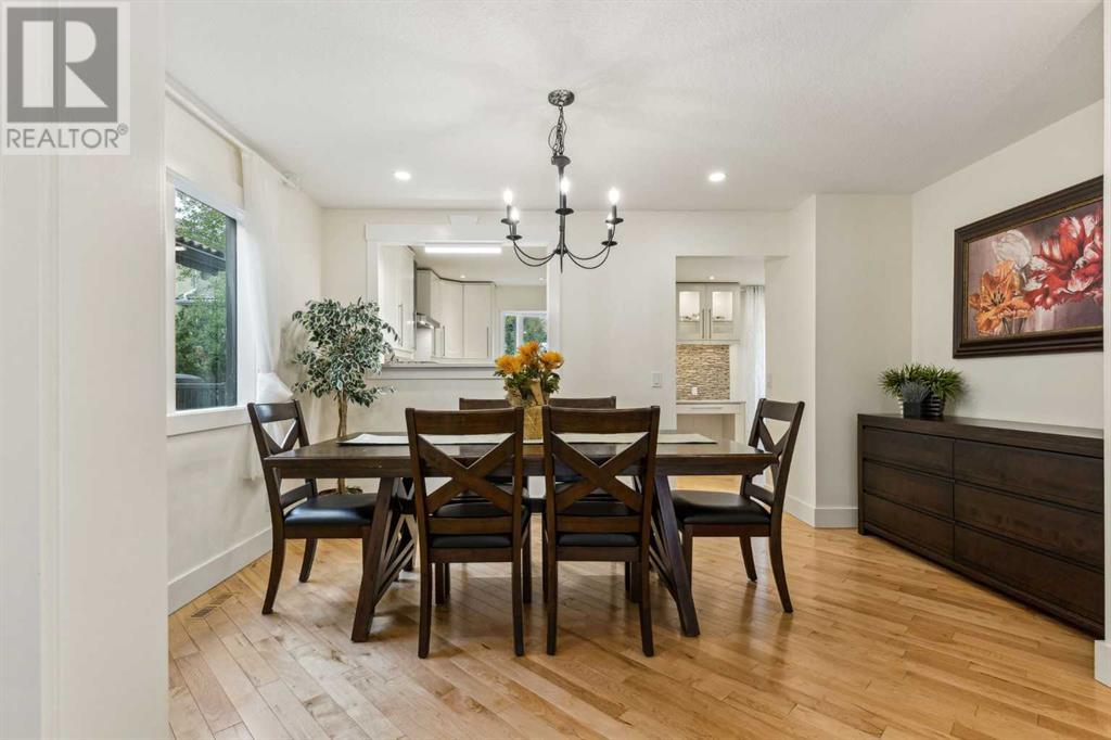 Single Family House for Sale in  Signature Close SW Signal Hill Calgary 