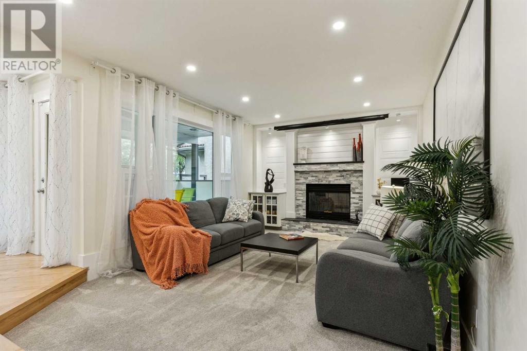 Single Family House for Sale in  Signature Close SW Signal Hill Calgary 