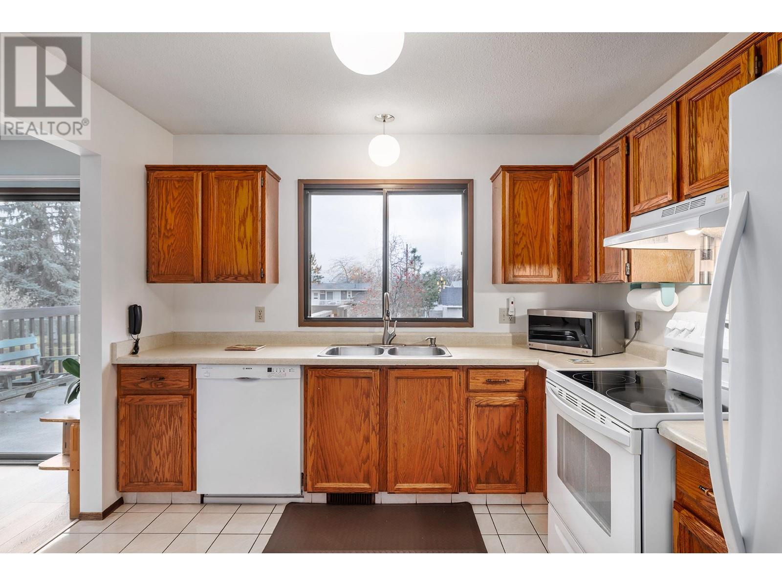  1347 Springfield Road, Kelowna