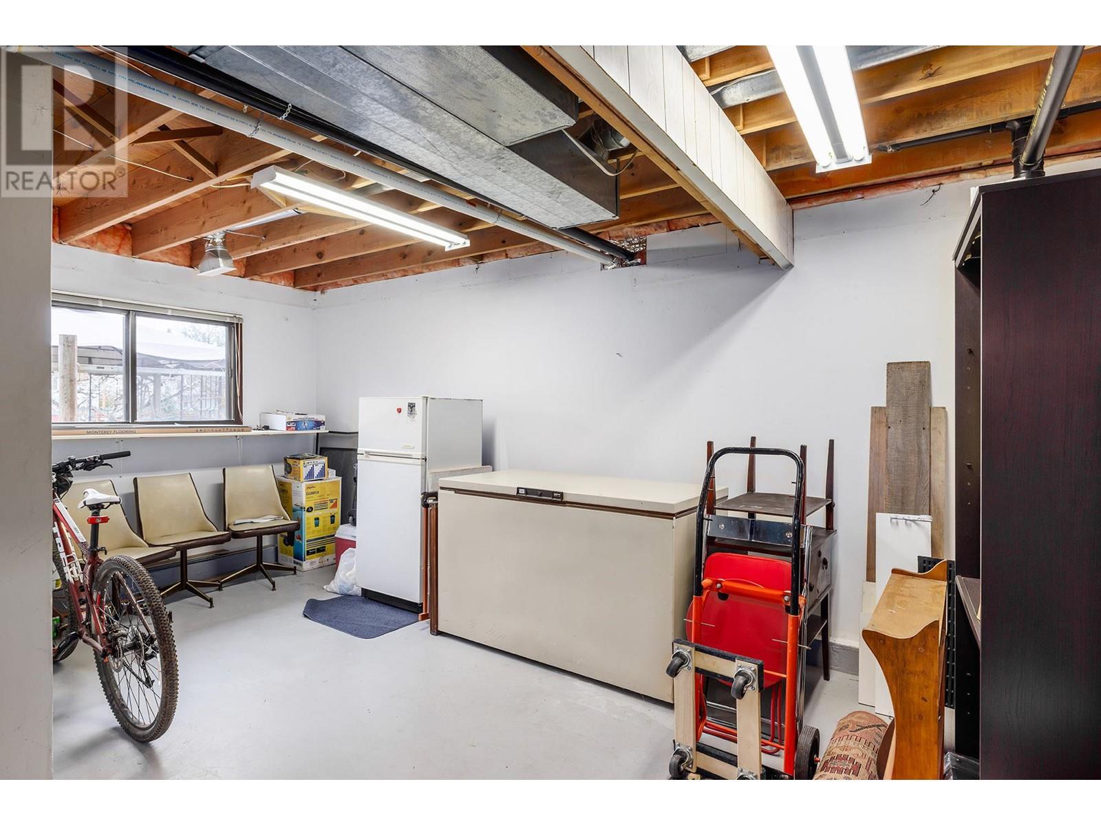  1347 Springfield Road, Kelowna