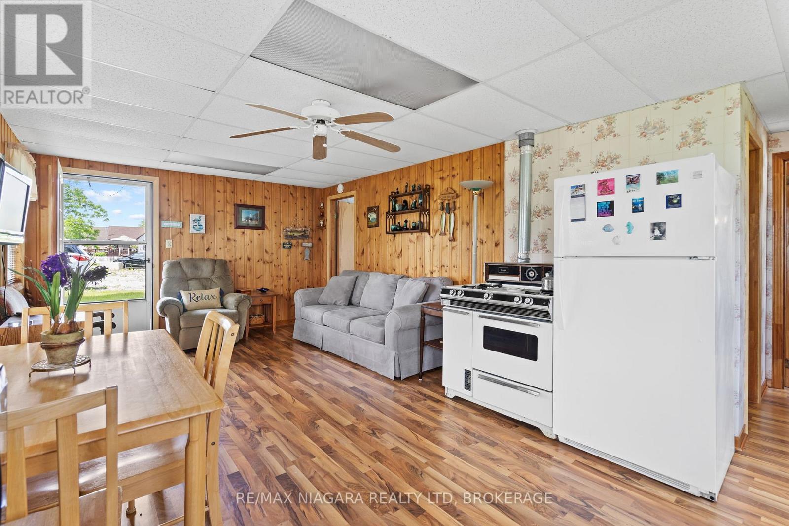 Photo 3 of 12807 12815 Lakeshore Road, Wainfleet ON