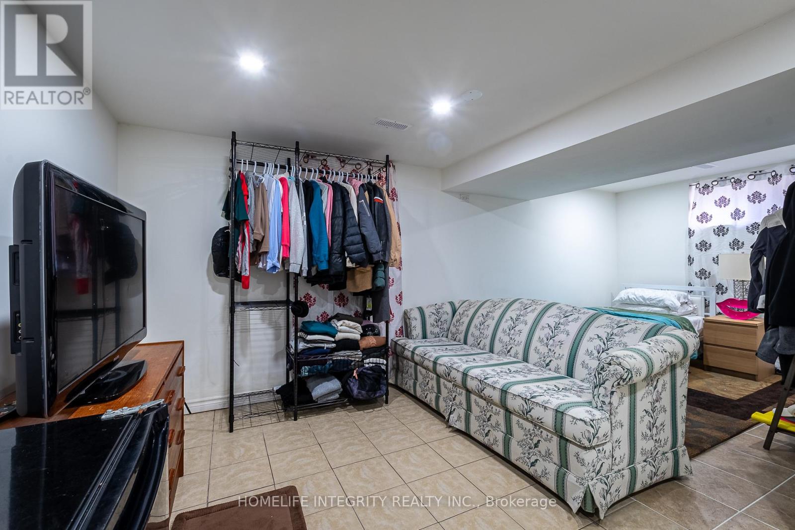 Photo 20 of 115 Beattie Avenue, New Tecumseth ON