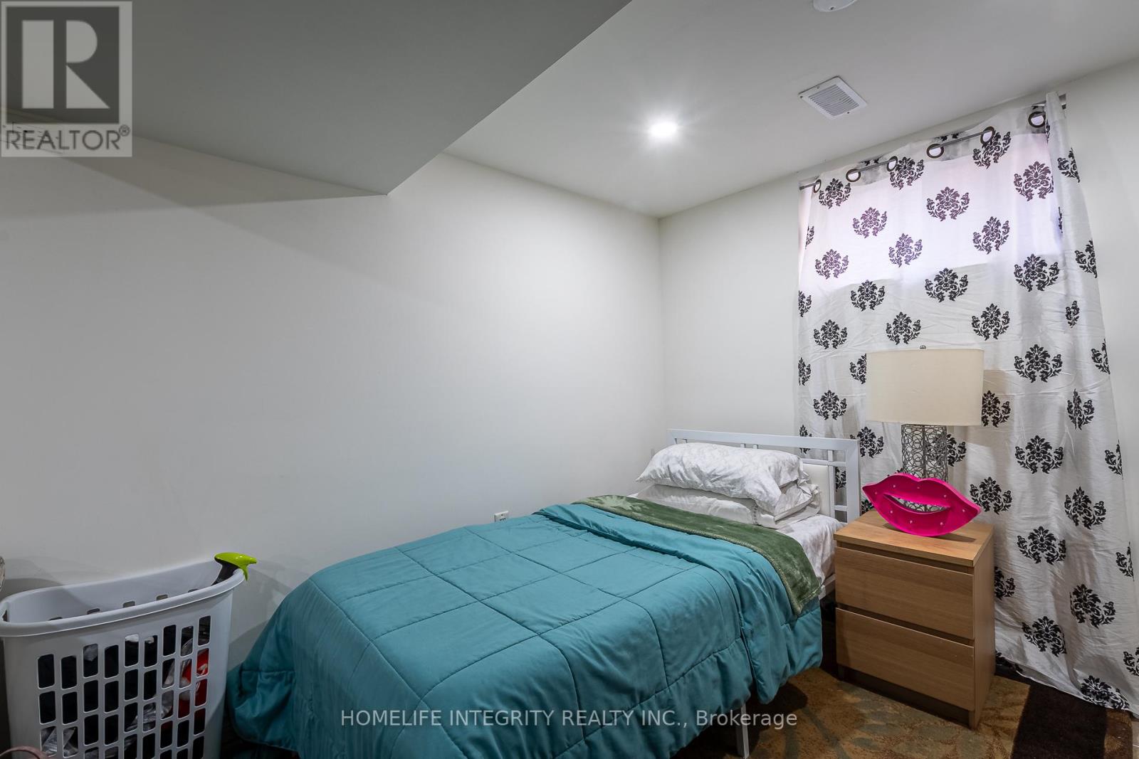 Photo 21 of 115 Beattie Avenue, New Tecumseth ON
