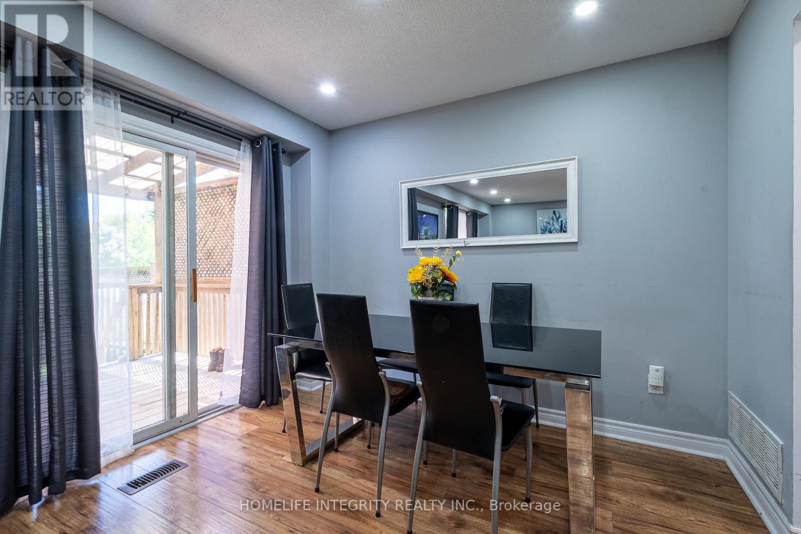 Photo 8 of 115 Beattie Avenue, New Tecumseth ON