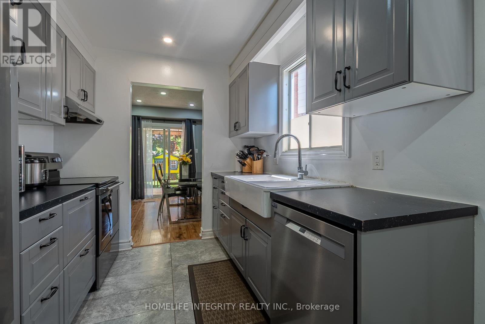 Photo 9 of 115 Beattie Avenue, New Tecumseth ON