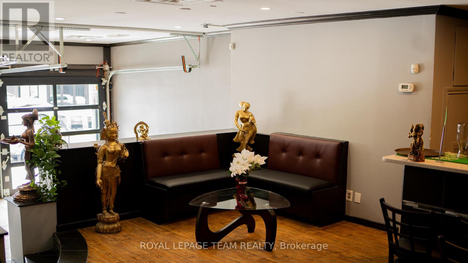 Photo 39 of 33 39 Clarence Street, Ottawa ON