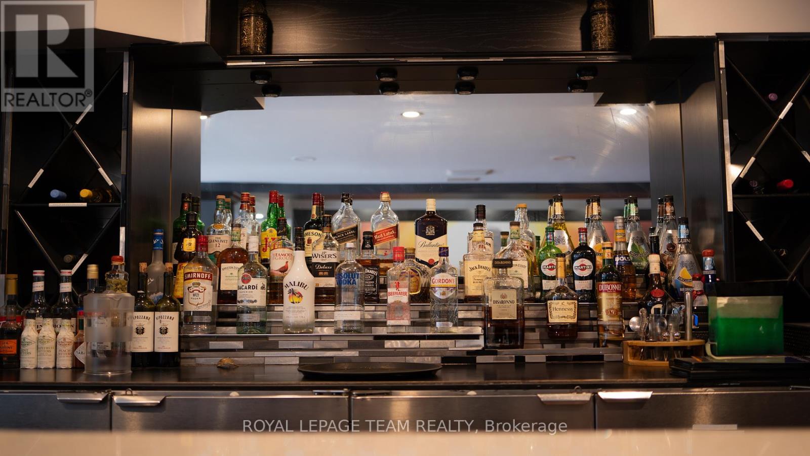 Photo 34 of 33 39 Clarence Street, Ottawa ON
