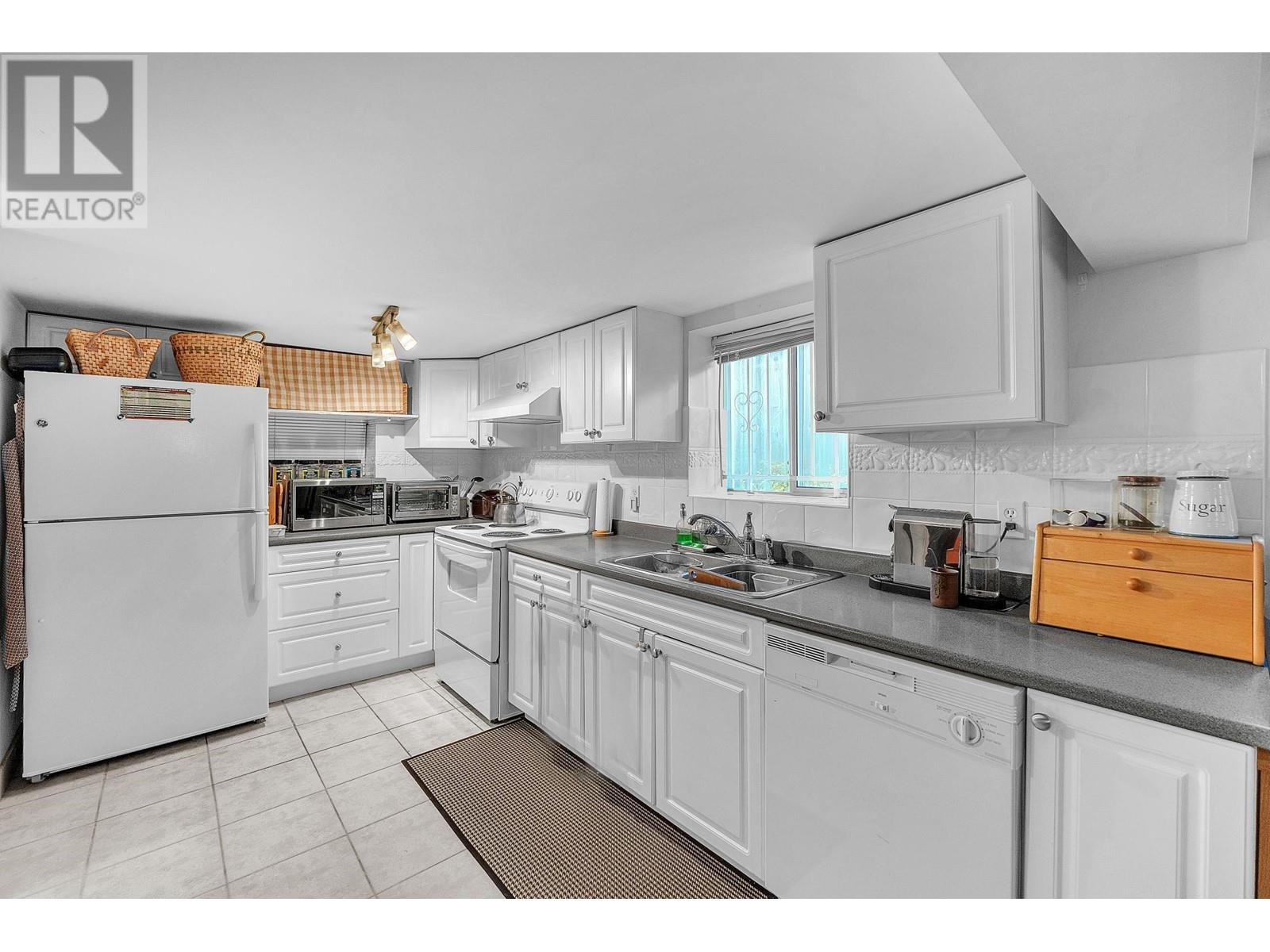 Photo 13 of 275 W King Edward Avenue, Vancouver BC