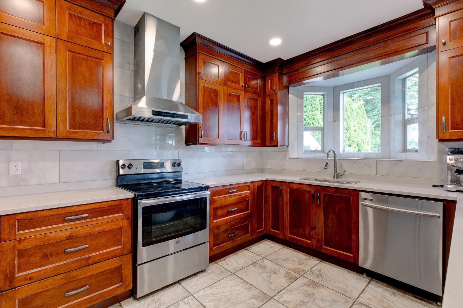 Photo 8 of 16661 Cherryhill Crescent, Surrey BC