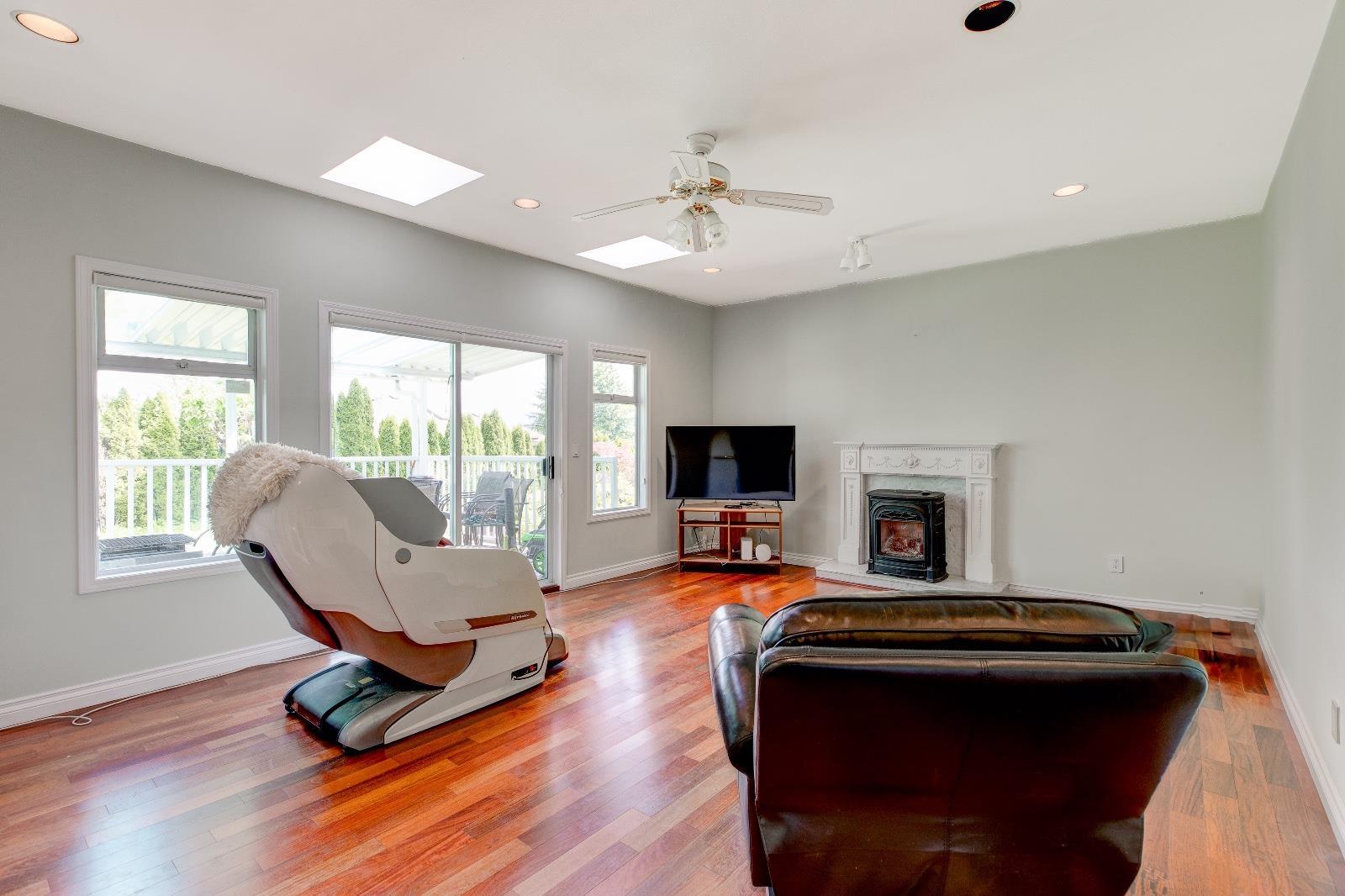 Photo 11 of 16661 Cherryhill Crescent, Surrey BC