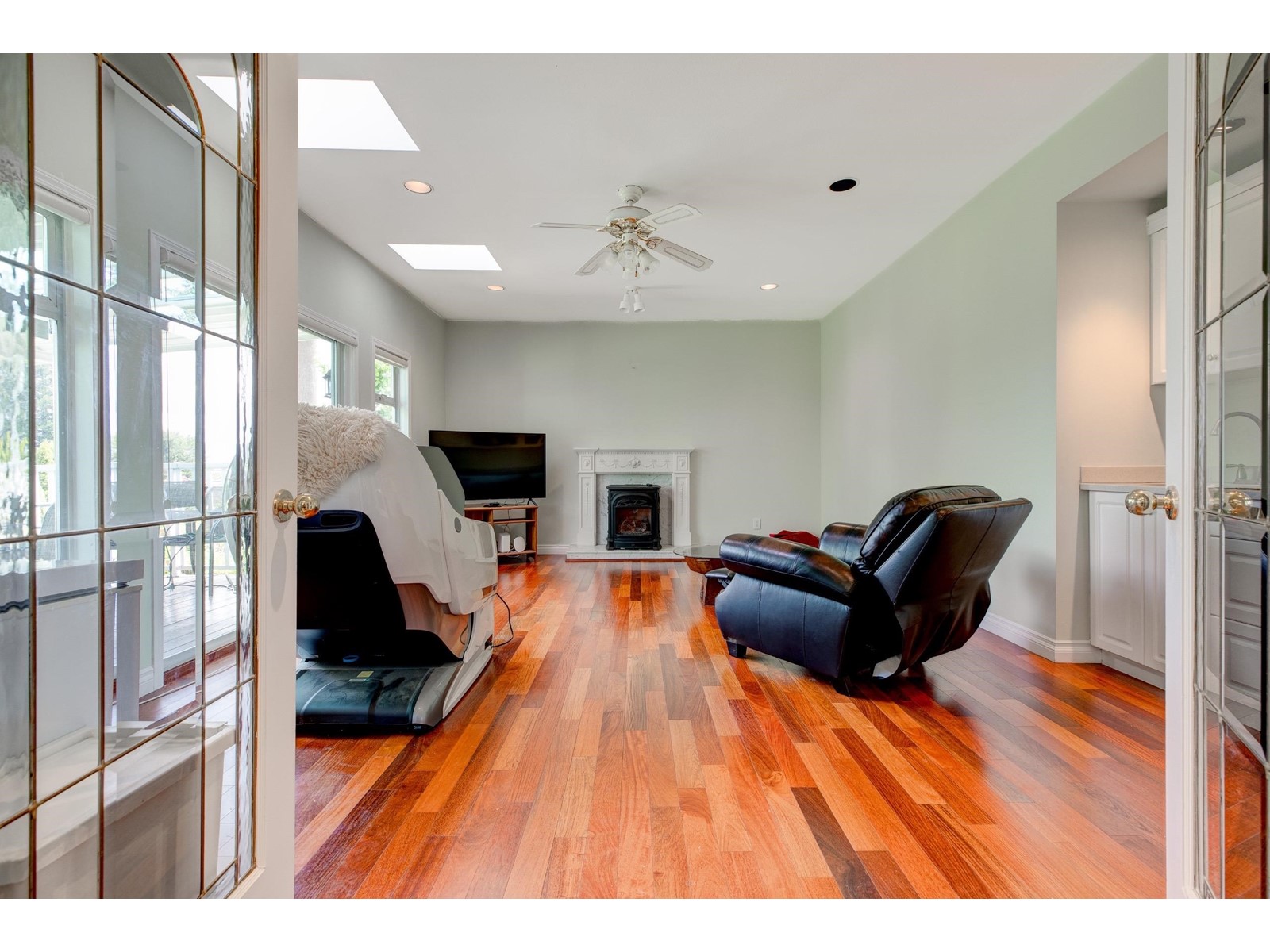 Photo 10 of 16661 Cherryhill Crescent, Surrey BC