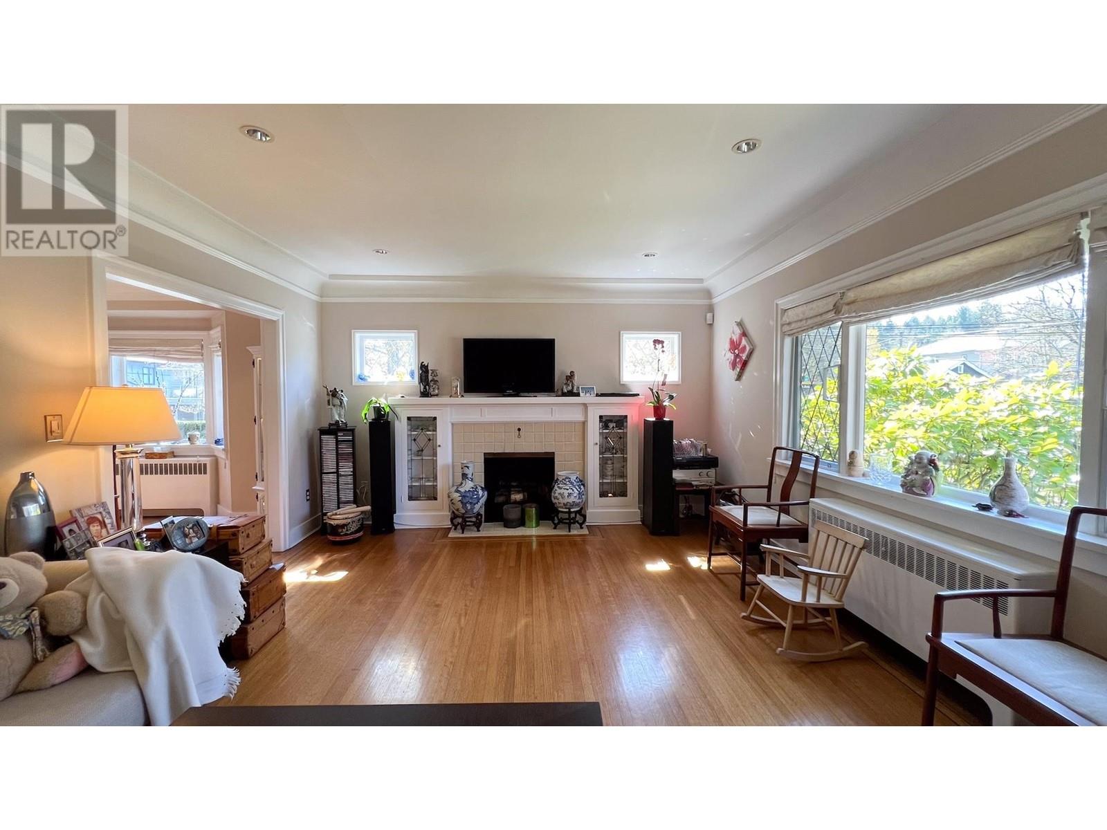 Photo 4 of 3090 Discovery Street, Vancouver BC