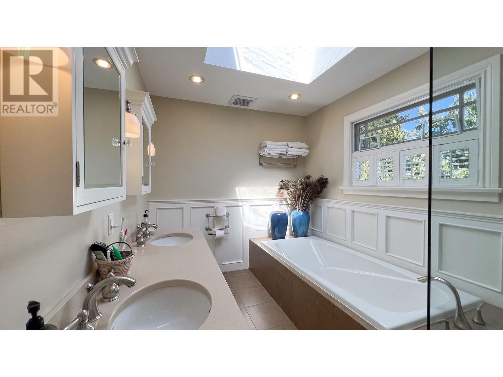 Photo 23 of 3090 Discovery Street, Vancouver BC
