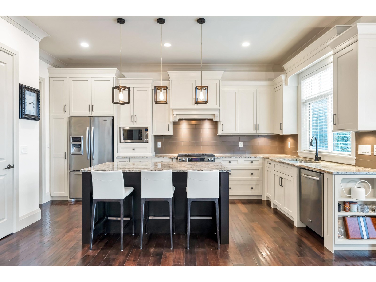 Photo 8 of 1 35689 Goodbrand Drive, Abbotsford BC