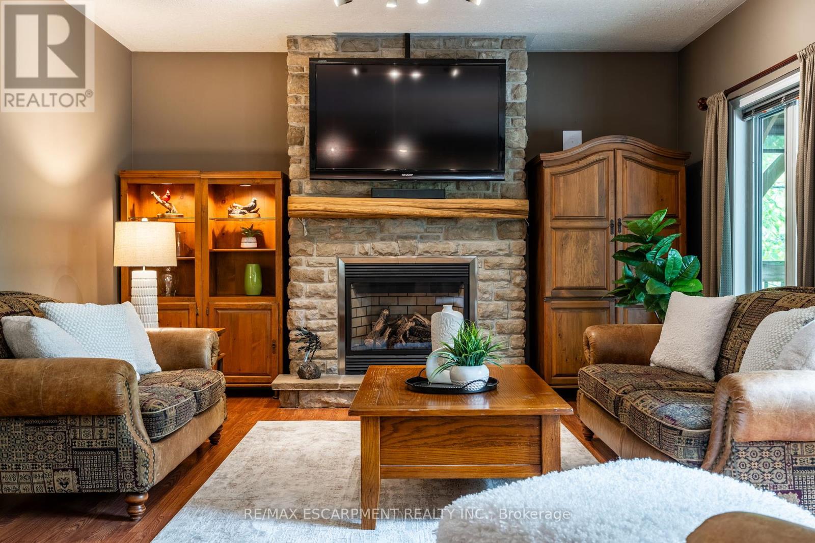 Photo 14 of 1323 8th Concession Road W, Hamilton ON