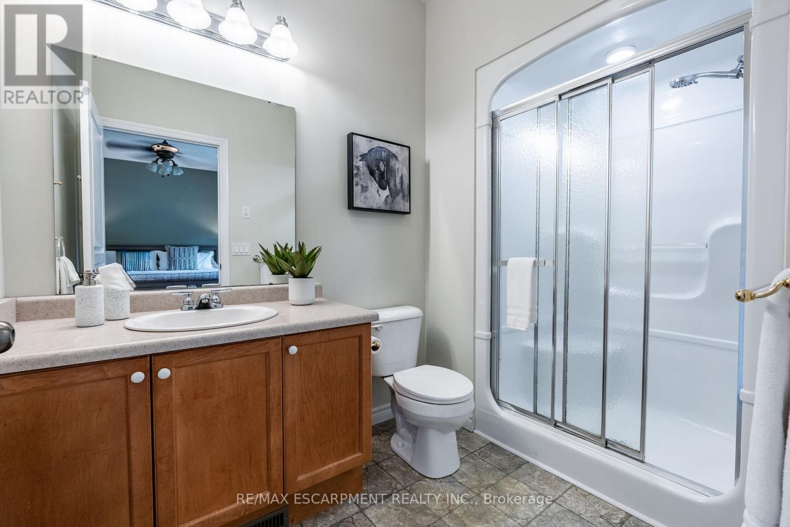 Photo 18 of 1323 8th Concession Road W, Hamilton ON