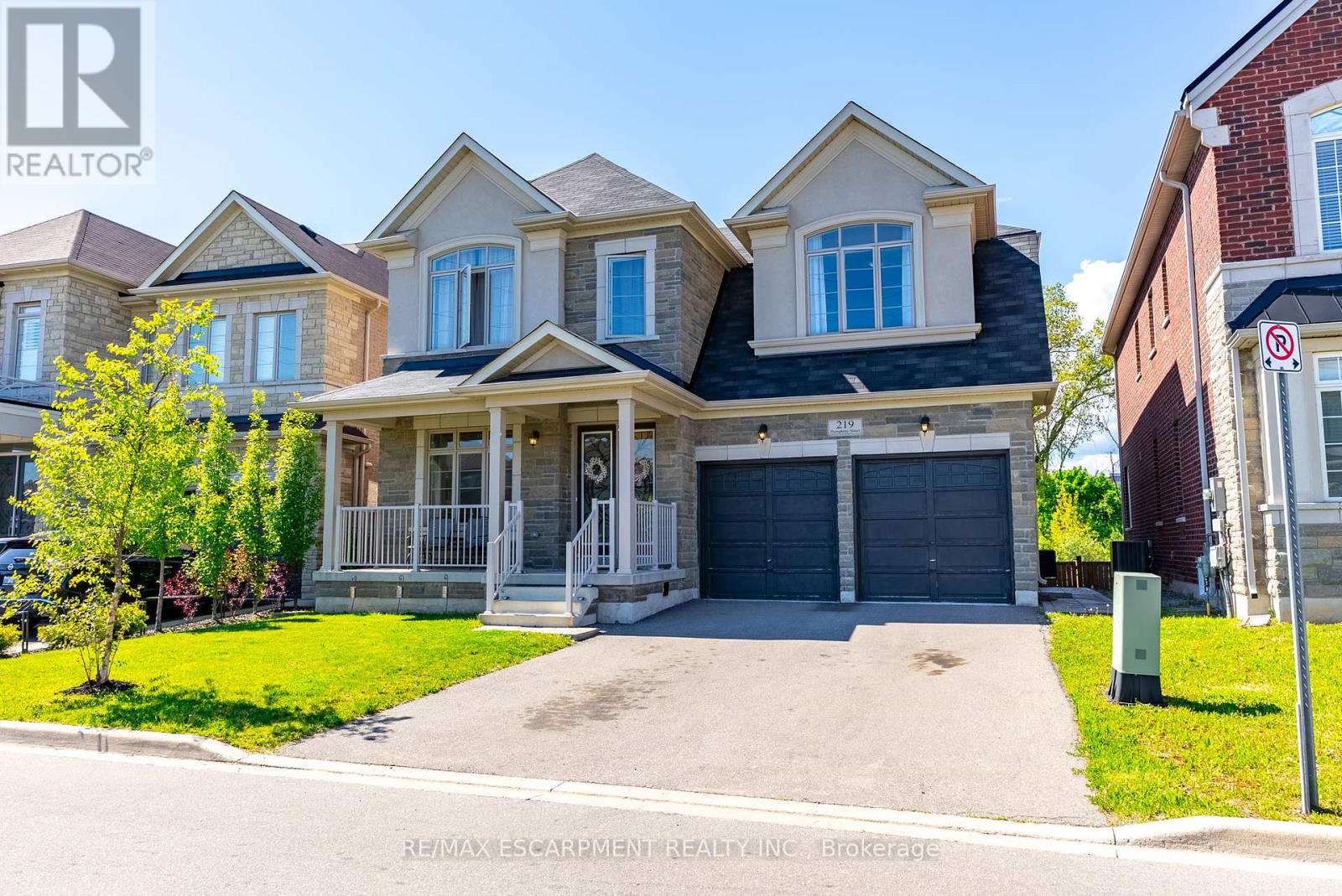 Photo 11 of 219 Humphrey Street, Hamilton ON
