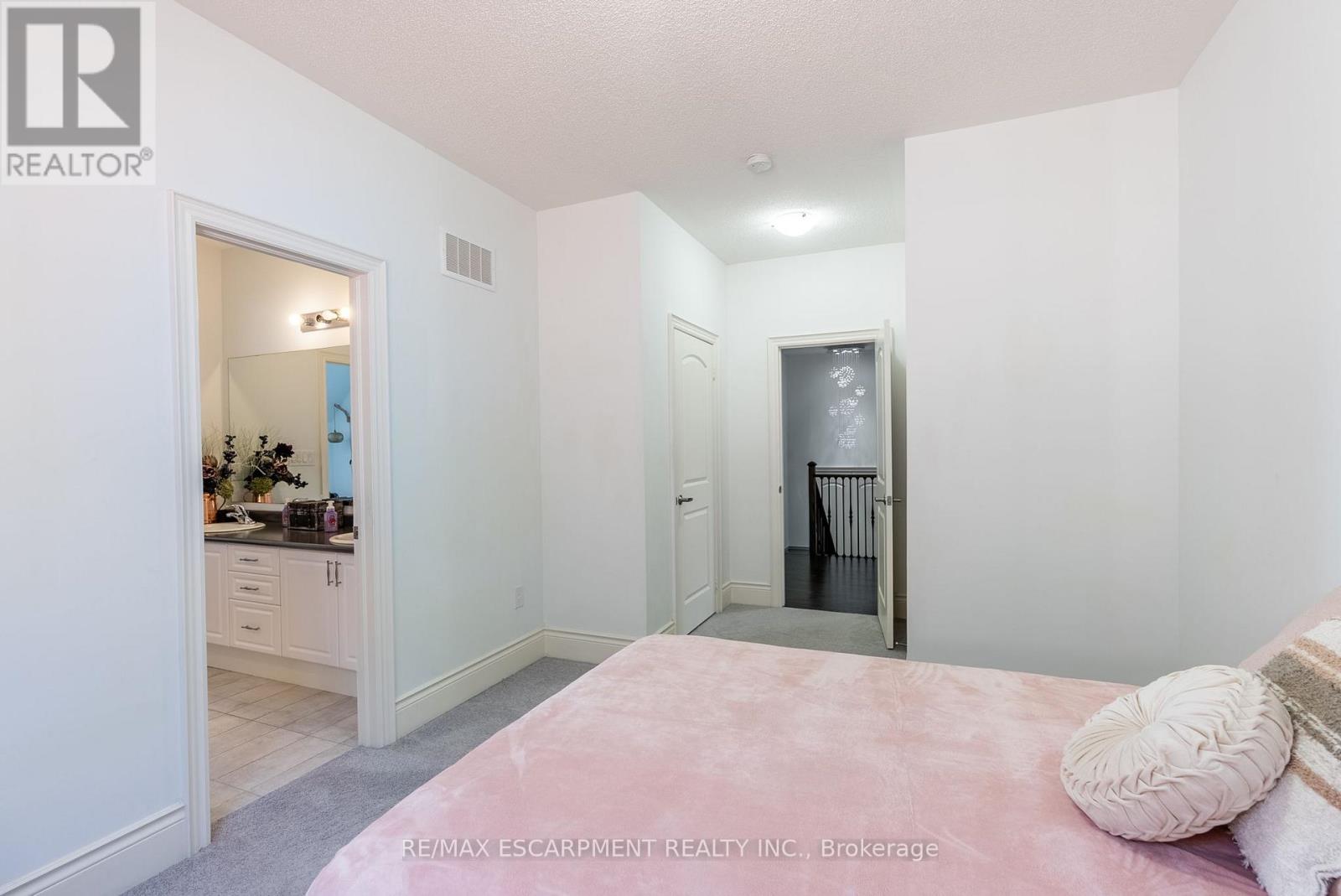 Photo 20 of 219 Humphrey Street, Hamilton ON