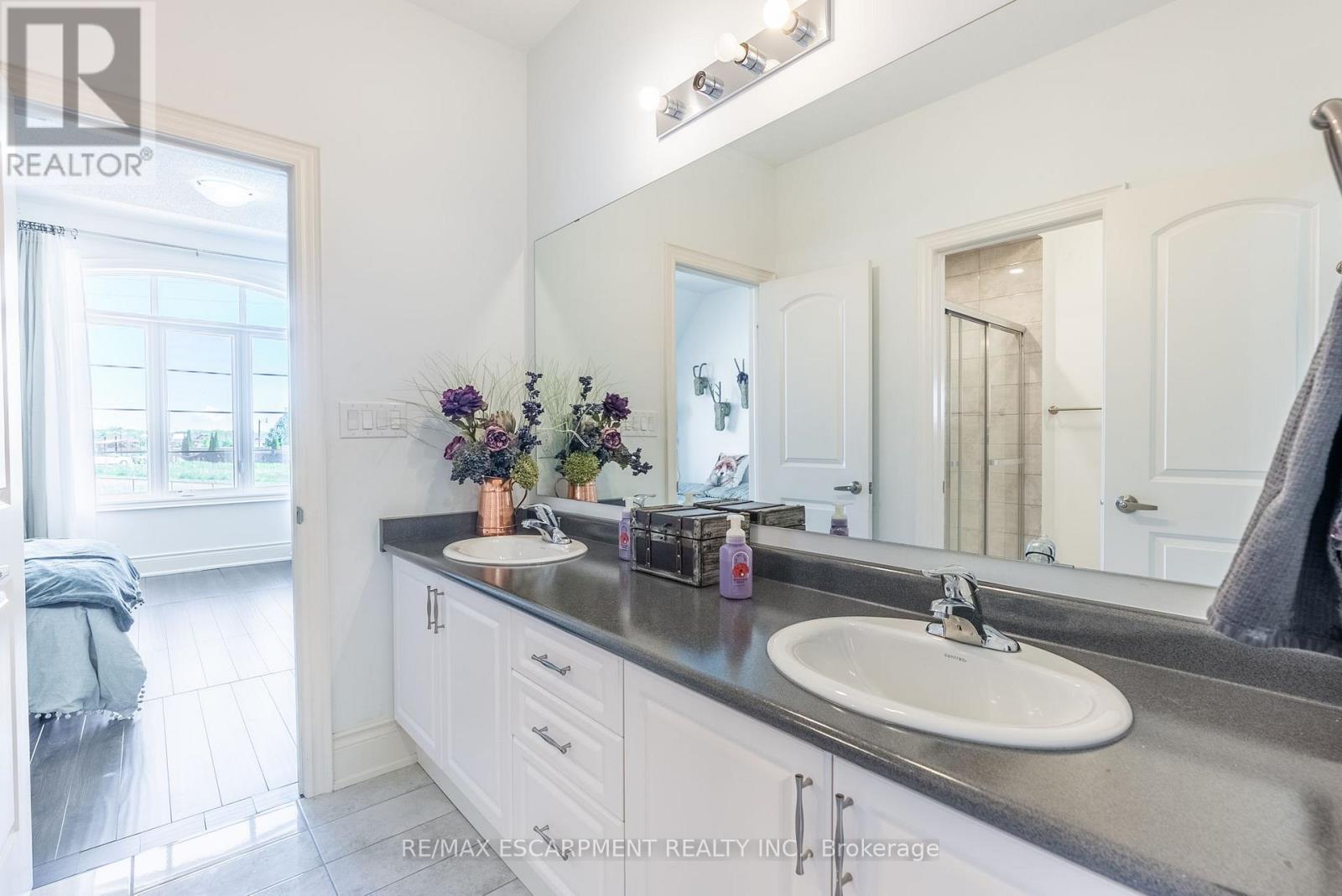 Photo 6 of 219 Humphrey Street, Hamilton ON