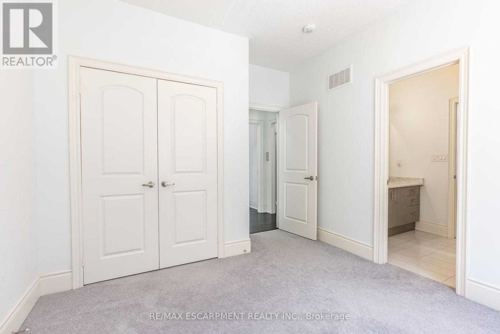 Photo 21 of 219 Humphrey Street, Hamilton ON