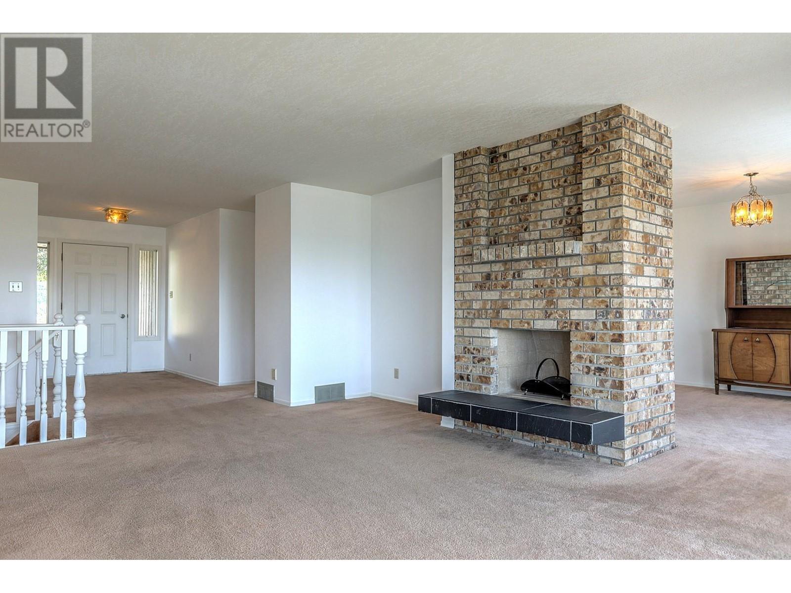 Photo 8 of 6732 Foothills Drive, Vernon BC