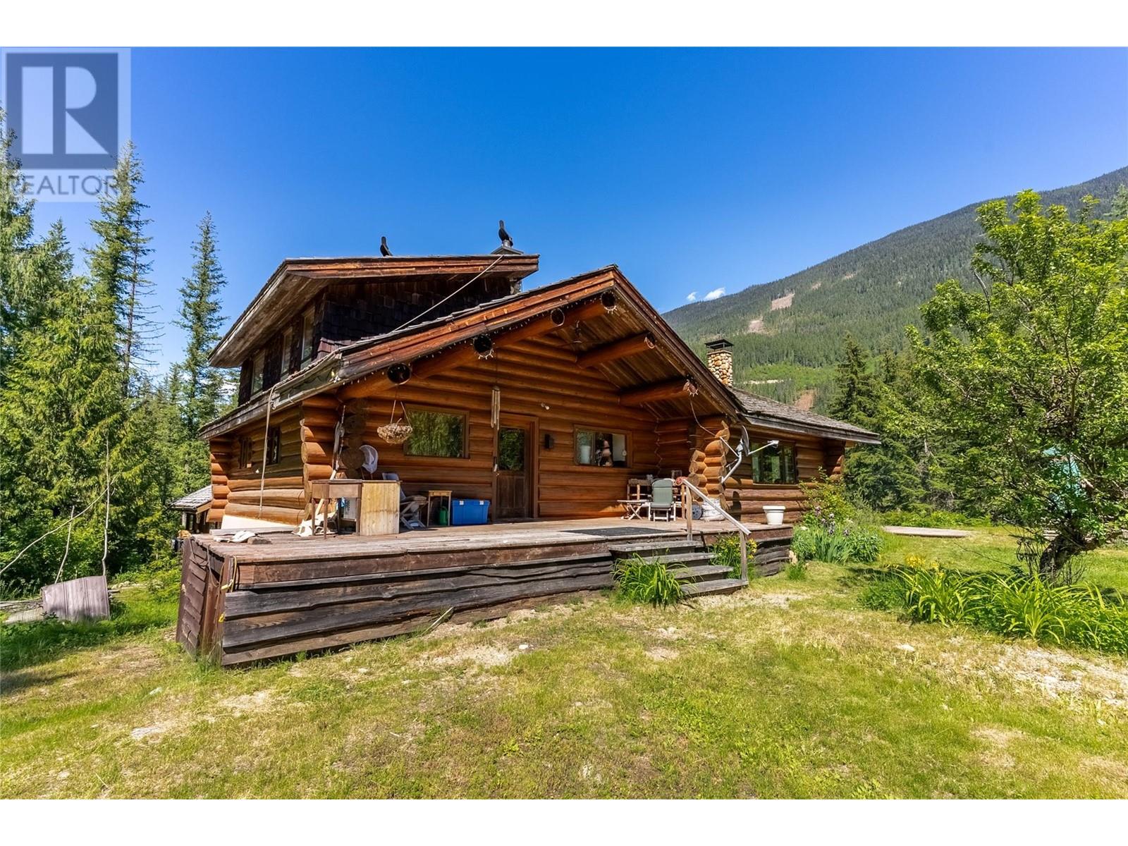 1415 Seymour River Road N, Seymour Arm