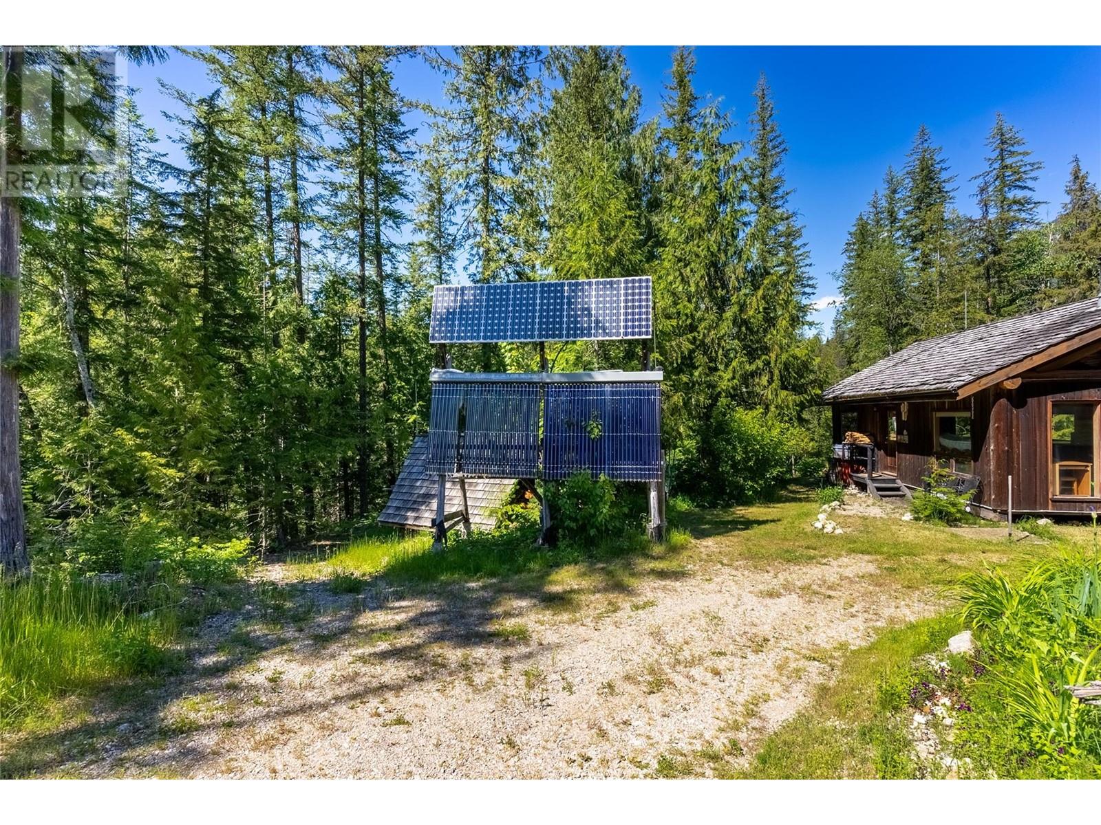 1415 Seymour River Road N, Seymour Arm