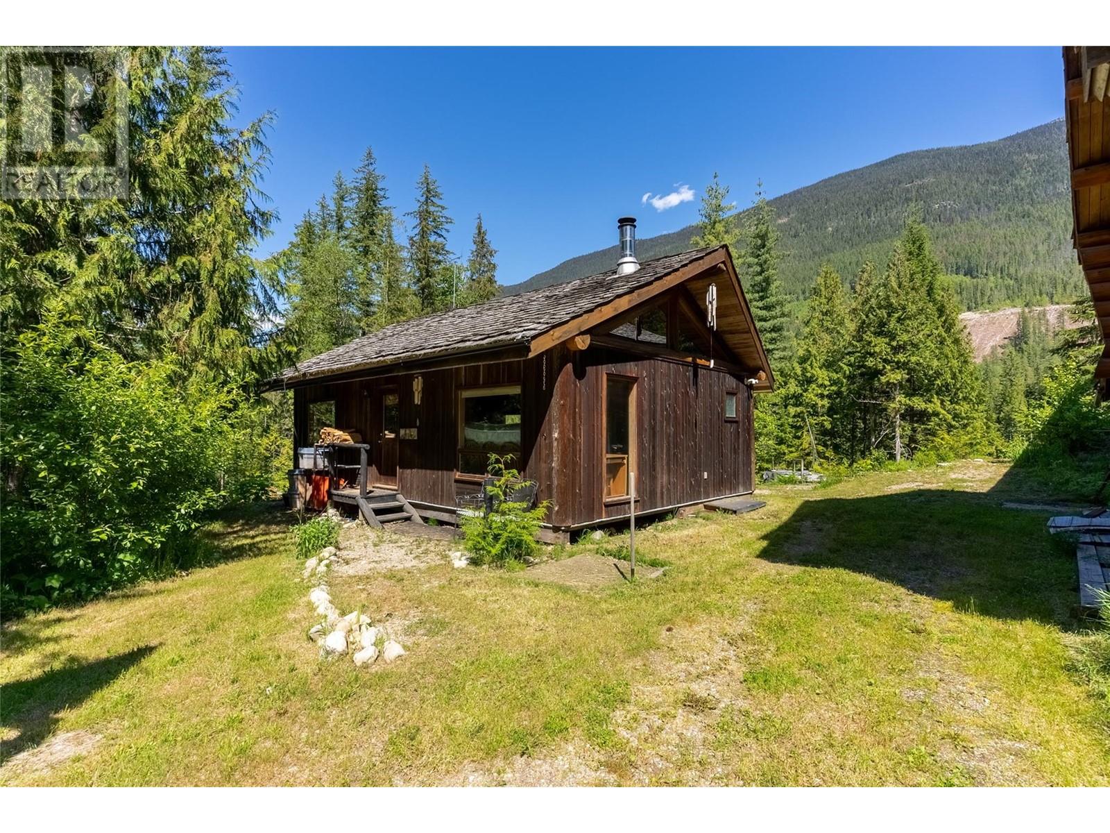 1415 Seymour River Road N, Seymour Arm