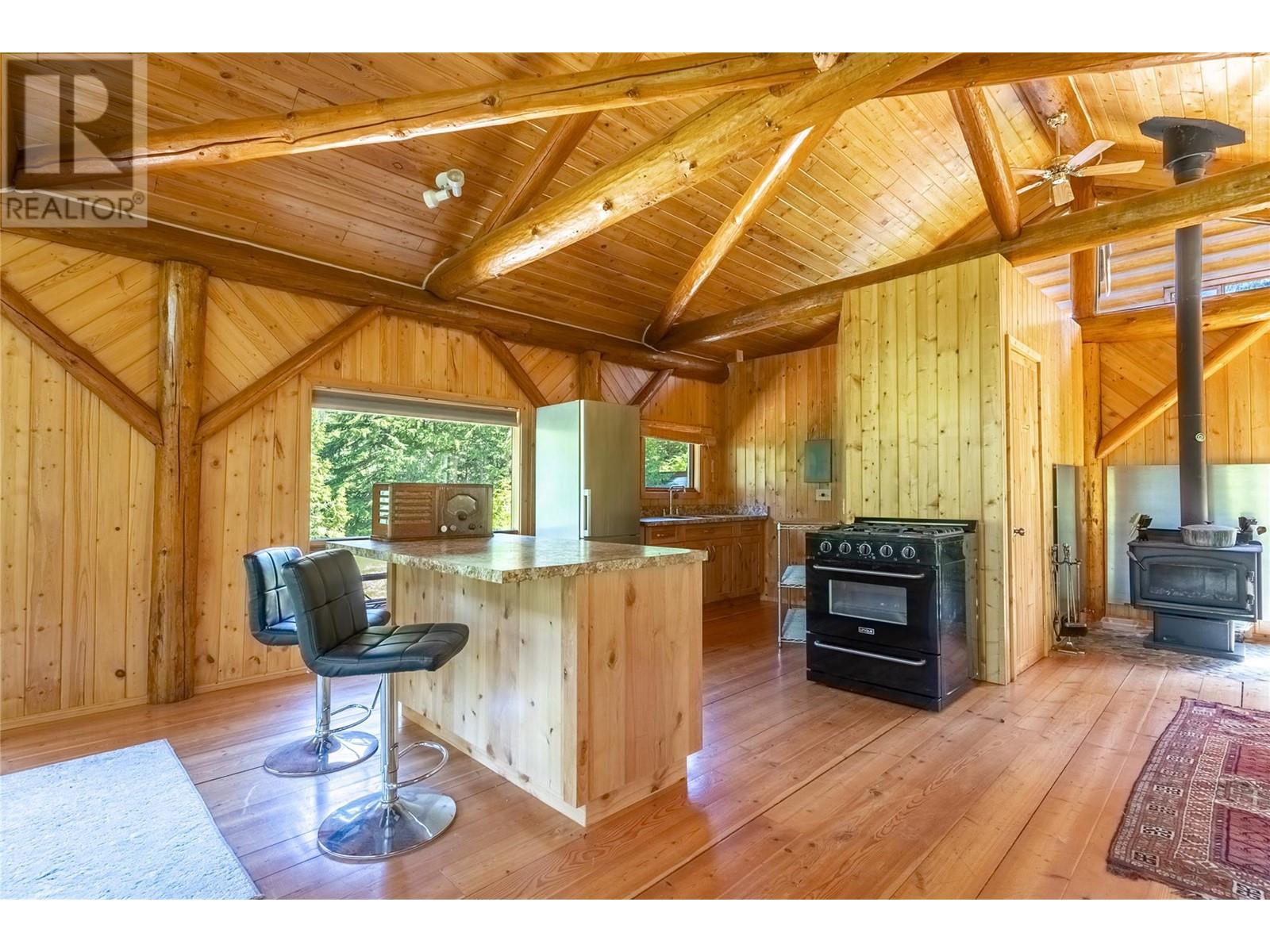 1415 Seymour River Road N, Seymour Arm
